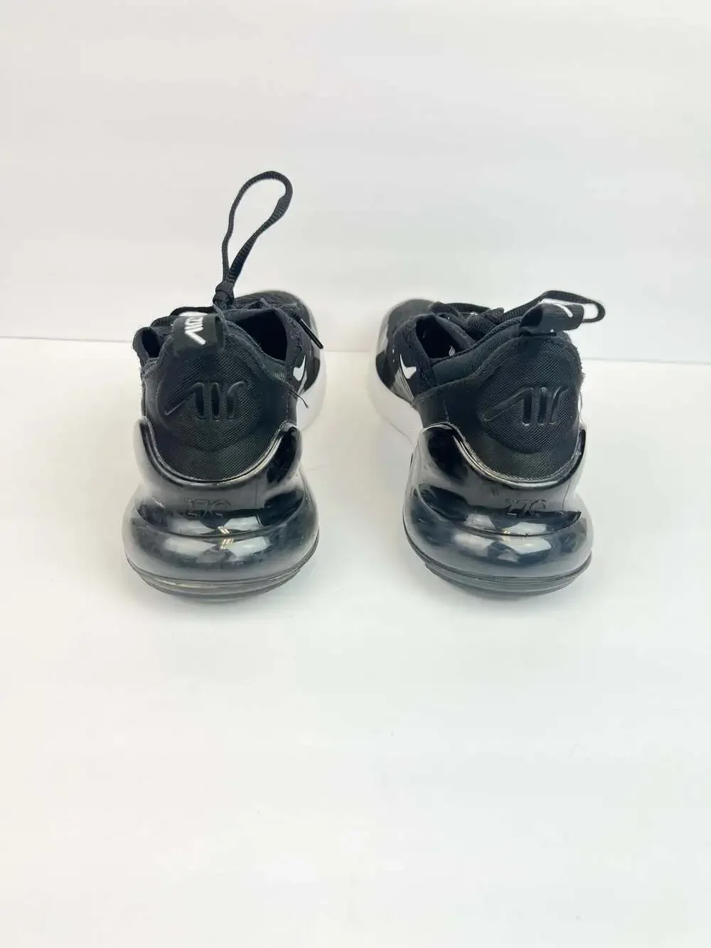 Nike Air Max 270 Black/White Youth Running Shoes (943345-001)